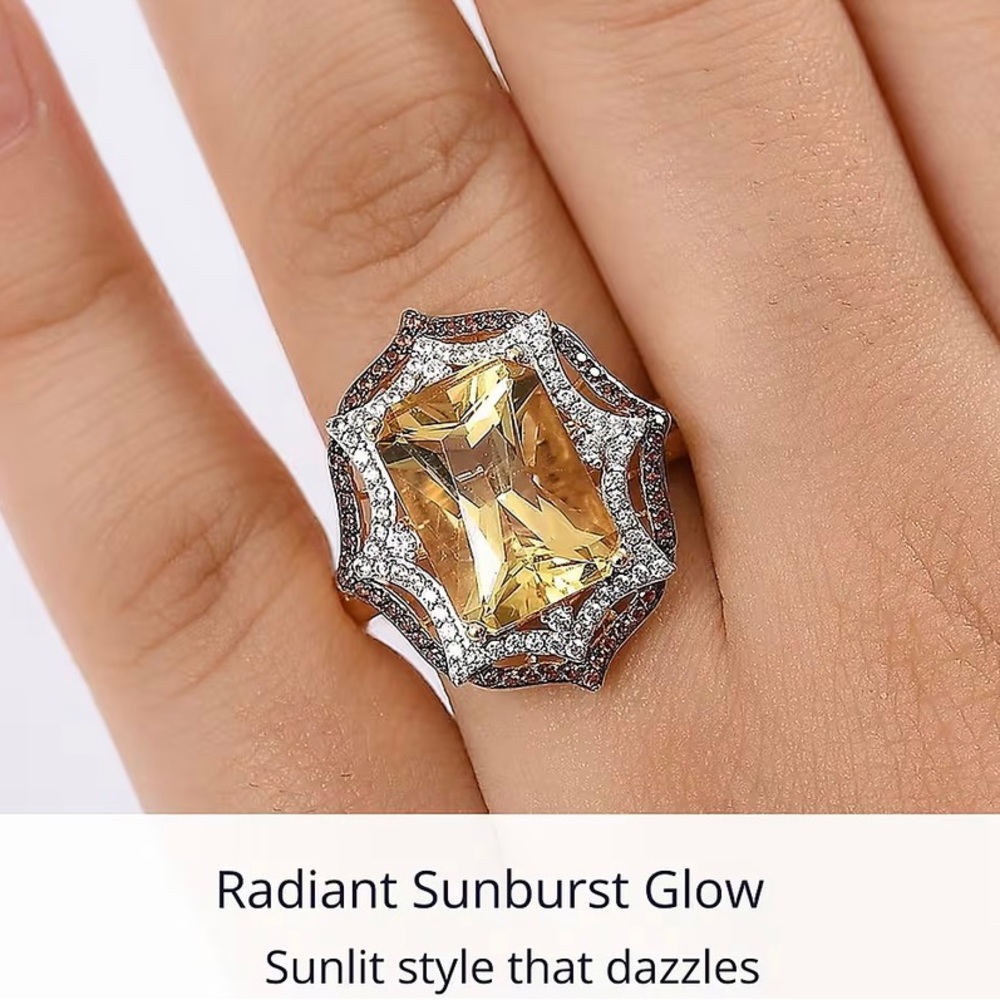 Yellow Labradorite and Multi
Gemstone Solar Flare Ring in 18K
Vermeil Size 6 New - Picture 3 of 9